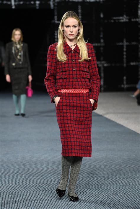 giacca di lana stile chanel